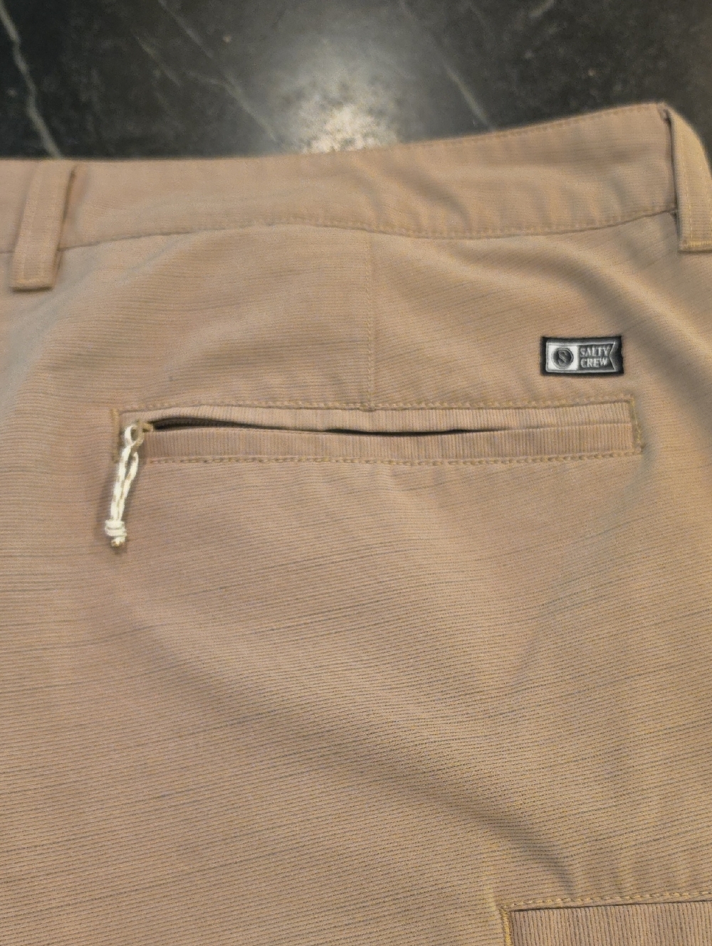 Salty Crew Mens Tan Shorts Sz 38 Pockets EUC - Picture 5 of 7